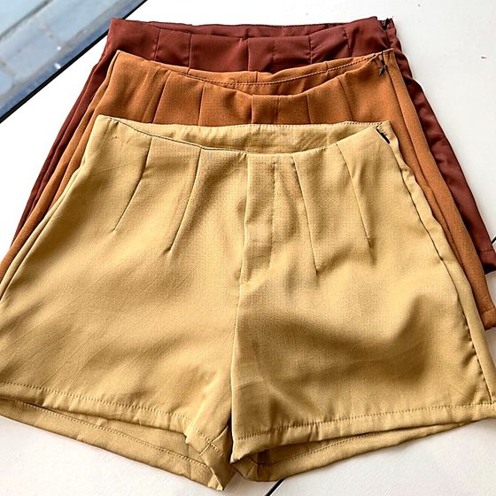 Shorts em tons terrosos